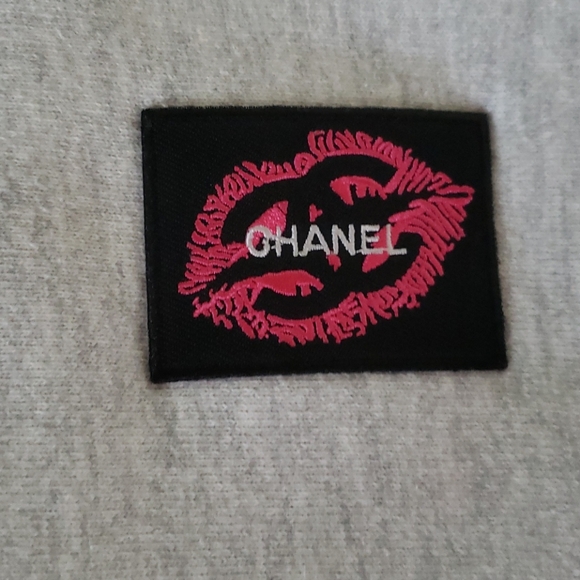 🦋🎁Off brand designer sweatshirt - Picture 2 of 2